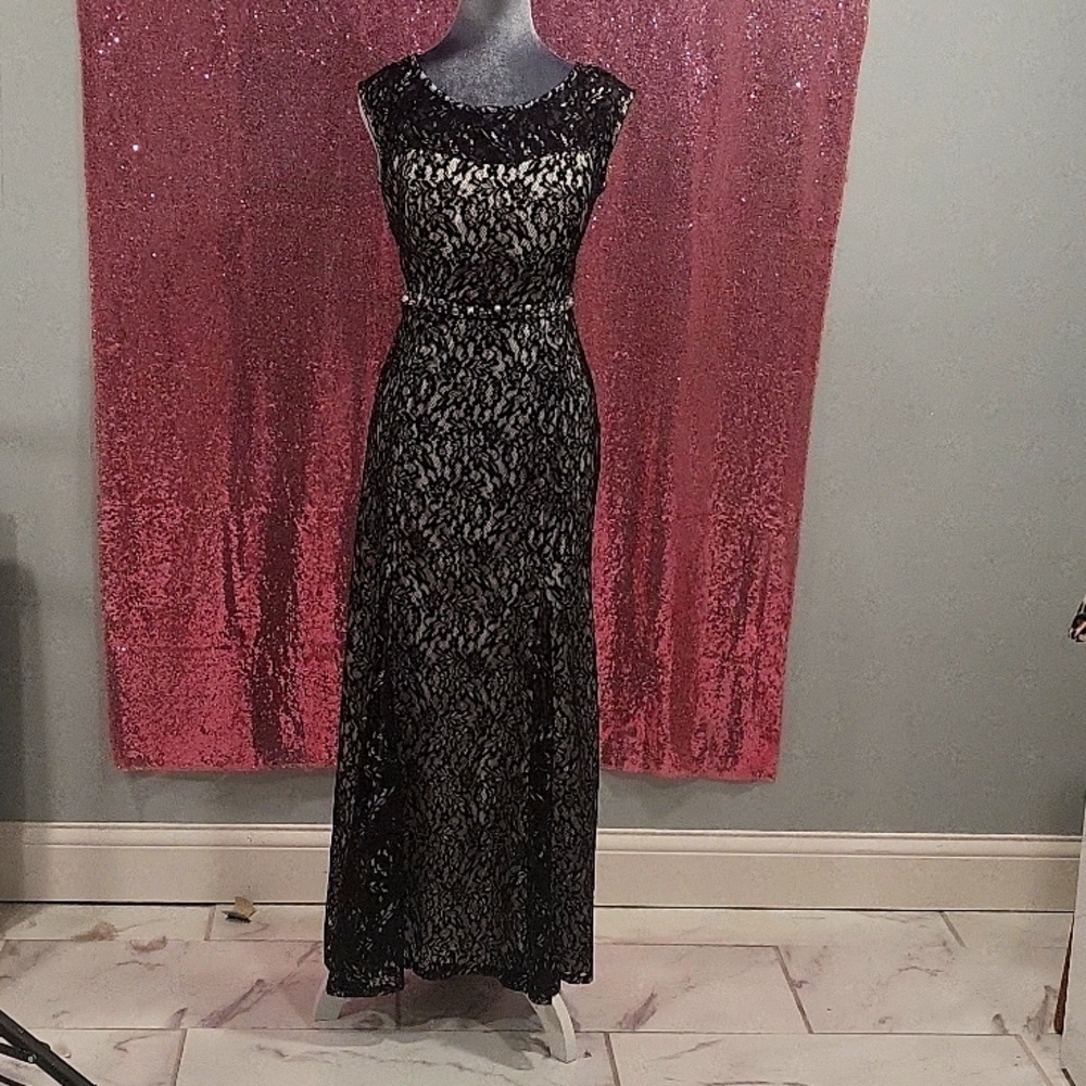 DRESS - Picture 2 of 10